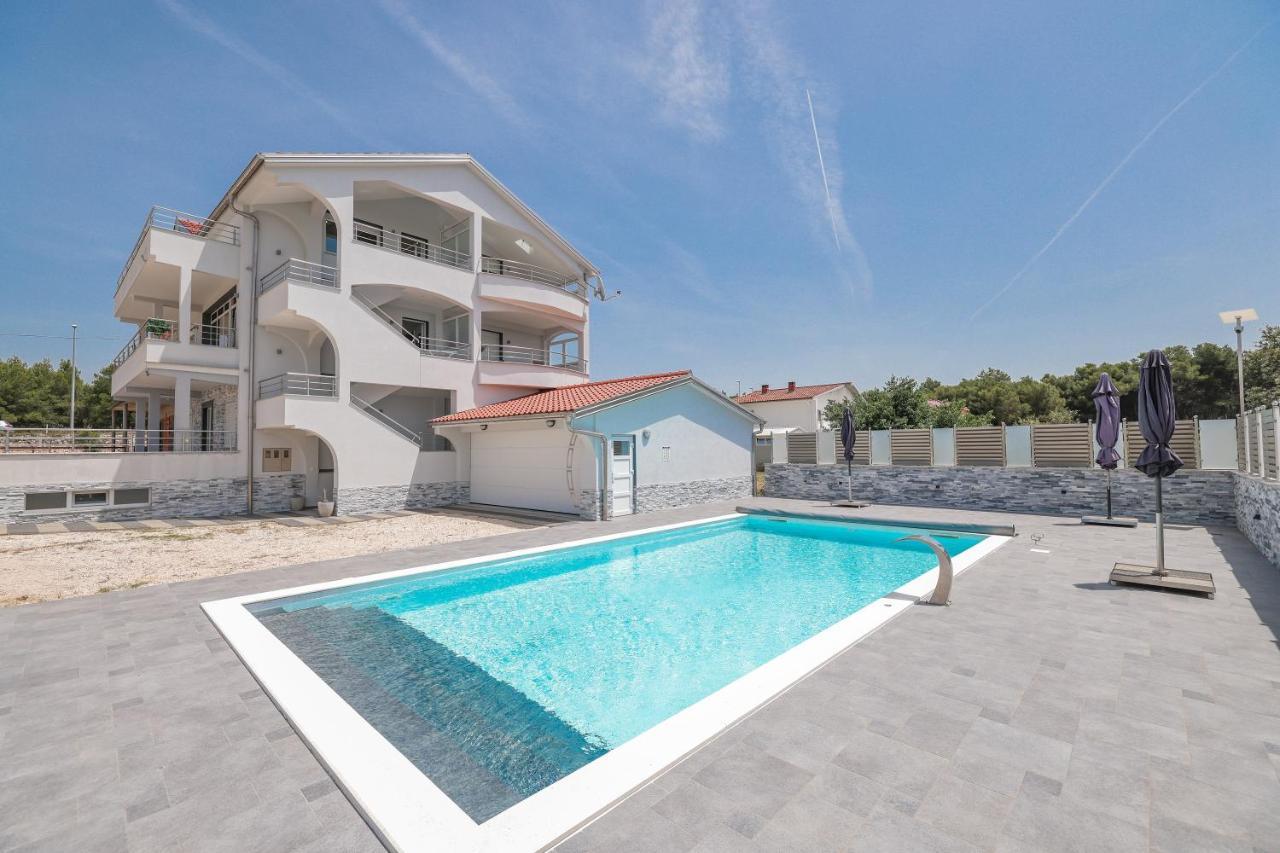 Apartments Nicola With Private Pool Bibinje Exteriér fotografie