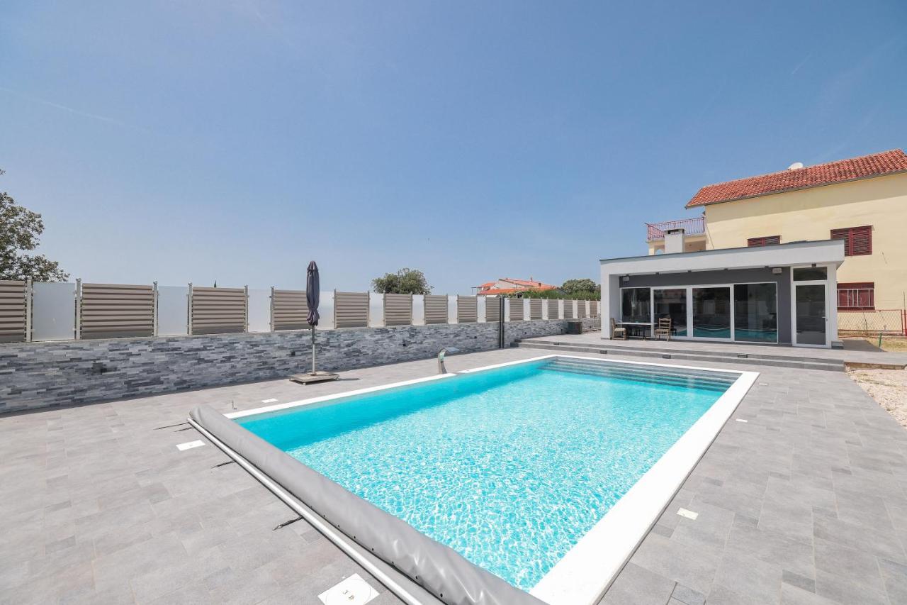 Apartments Nicola With Private Pool Bibinje Exteriér fotografie
