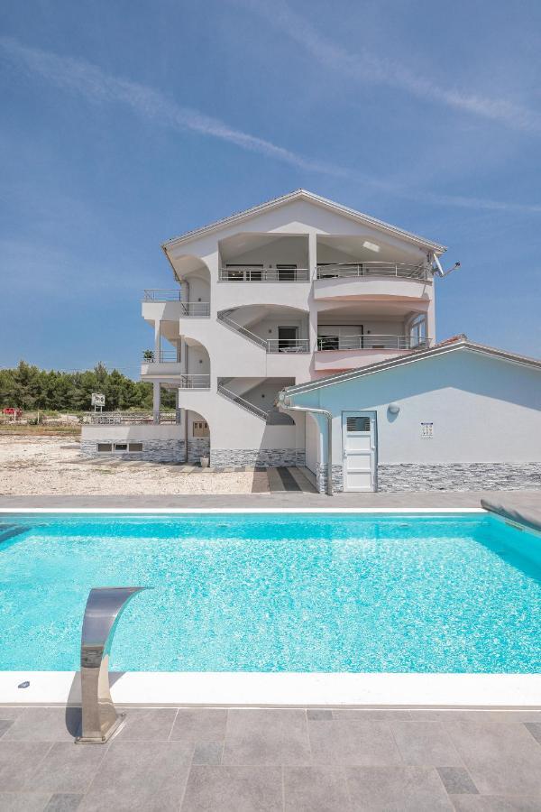 Apartments Nicola With Private Pool Bibinje Exteriér fotografie